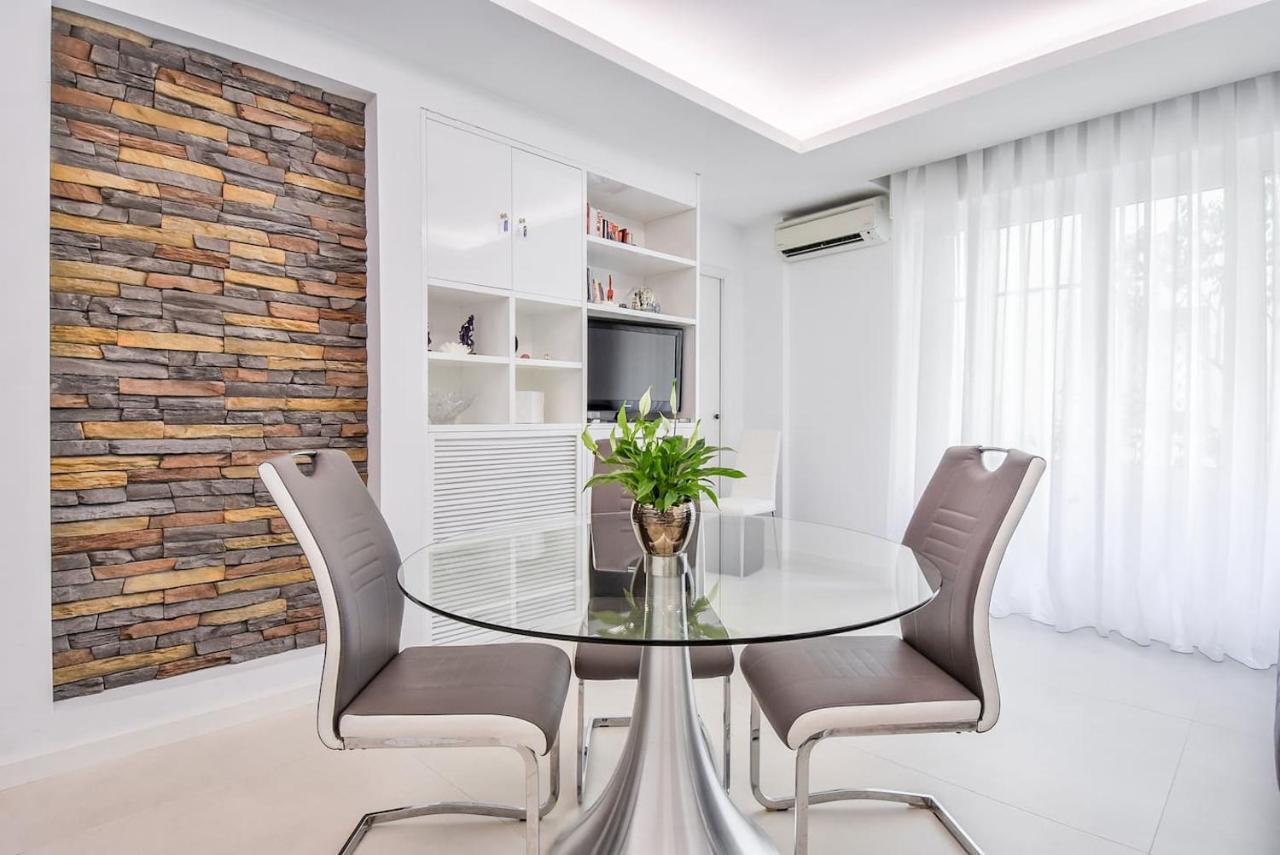 Charming 1br In Heart Of